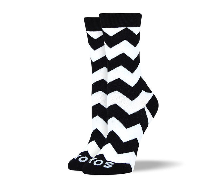 Women's Black & White Zig Zag Socks